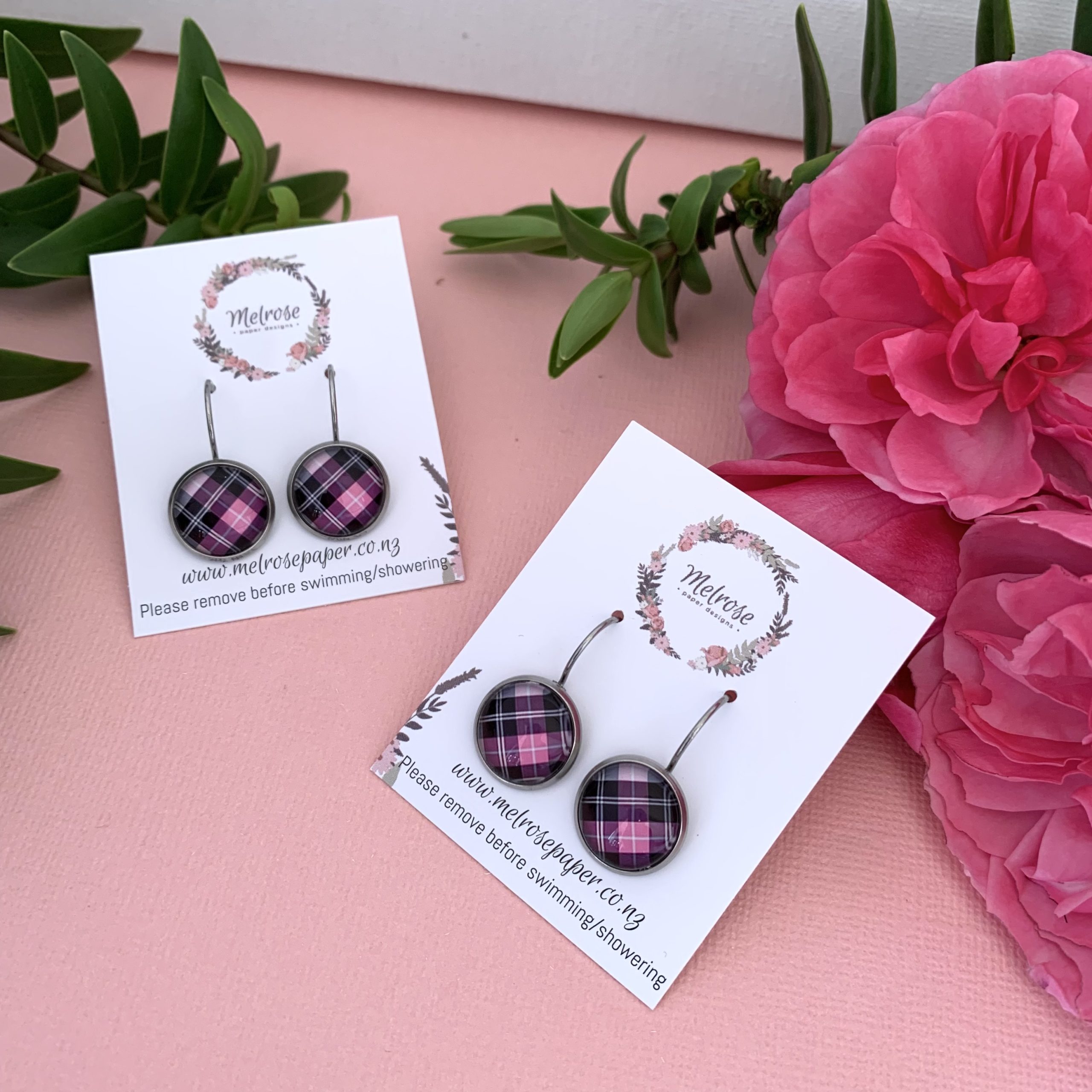 gingham french lever pink/black earrings